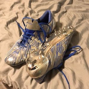 Under armor spot lights.